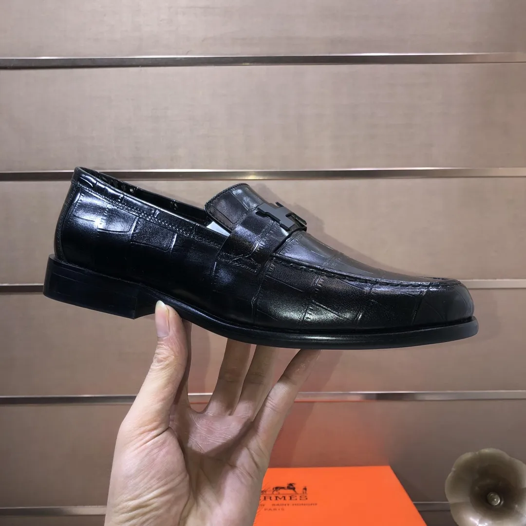 Men's shoes💰460💰[HERMES] (sheepskin lining)🍀Italian top luxury🍀He does not pursue novel styles and gorgeous colors, but attracts the favor of successful men with his flawless, elegant and classic style. Formal leather shoes This very comfortable, simple and stable style allows you to easily match any style! The pattern is absolutely 1:1 refined from the original case, and we strive for excellence in materials, imported cowhide + sheepskin lining💪💪💪extraordinary texture👍! .Black Brown Size: 38-45 (45 customized)